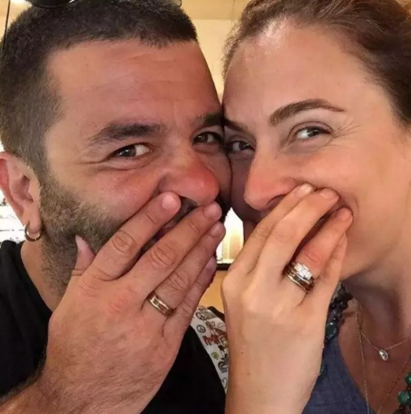 Ceyda Düvenci'den imalı paylaşım!